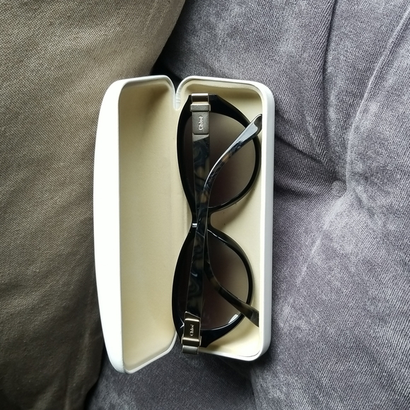 Chloe Sunglasses - Picture 4 of 16